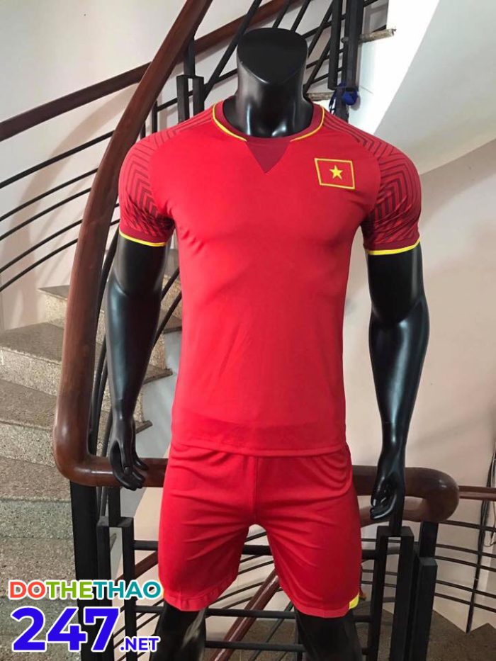 ÁO BÓNG ĐÁ ĐỘI TUYỂN VIỆT NAM MÀU ĐỎ 2018