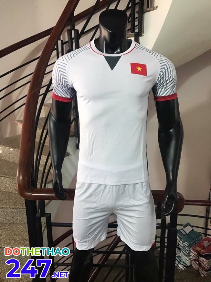 Áo bóng đá đội tuyển Việt Nam 2018 màu trắng