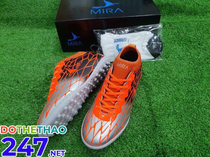 Giày bóng đá Mira màu cam mã MR 06