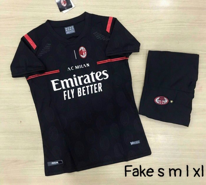 Áo bóng đá CLB AC Milan màu trắng mới nhất 2021-2022